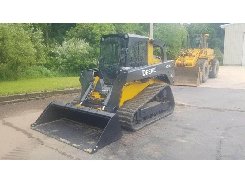 2015 John Deere 329E Skidsteer